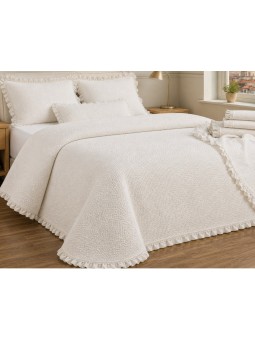 Colcha Martina NE HOME en color natural con volante y puntilla