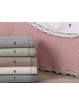 Manta plaid lencera con puntilla para pie de cama en color blanco, natural , beige, arena, rosa, verde y gris.