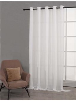 Cortina confeccionada a rayas verticales en blanco y en beige modelo Aba de Clara Vidal