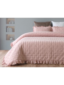 Colcha Edredón estilo romántica con volante en color rosa. Ideal para vestir tu dormitorio este Invierno.