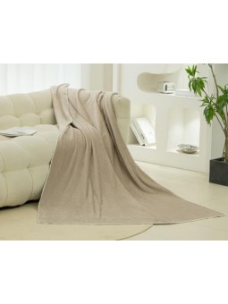 Manta para pie de cama o sofá de color liso en textura extra suave. Beige